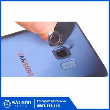Thay kính camera Samsung S8 Plus